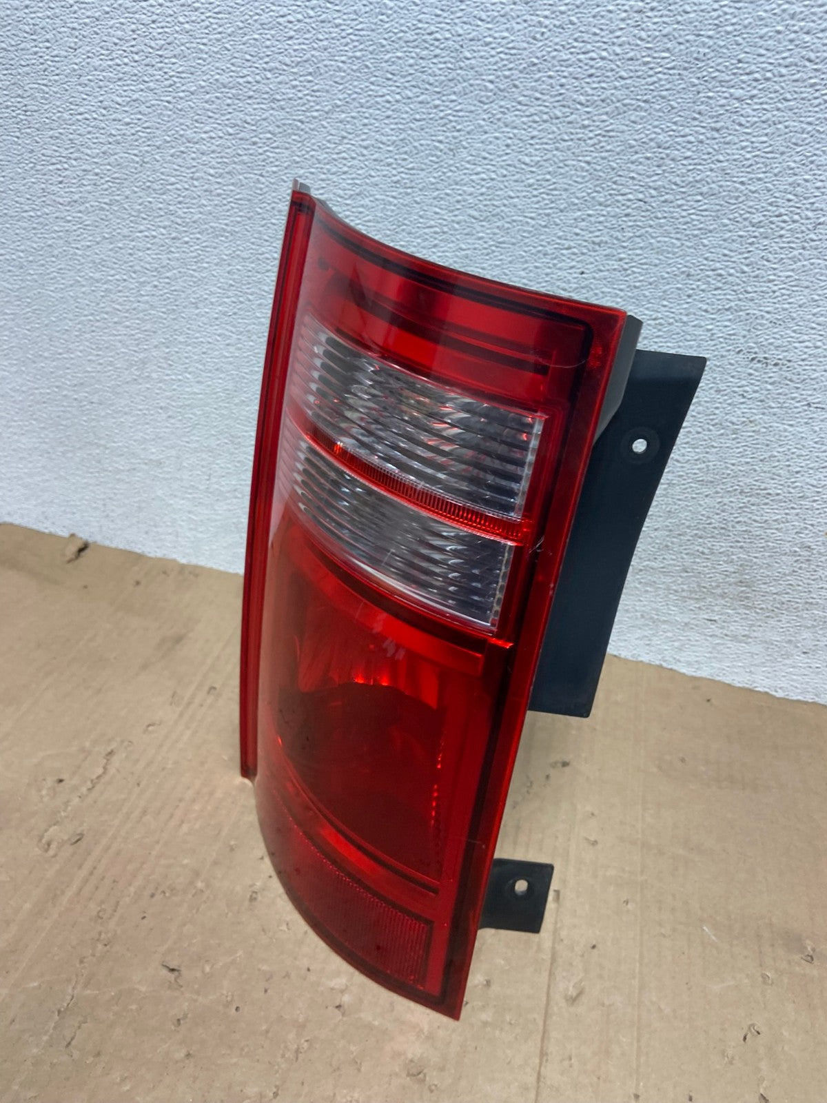 2008 to 2010 Dodge Grand Caravan Left Driver LH Side Tail Light AE9186 LK1