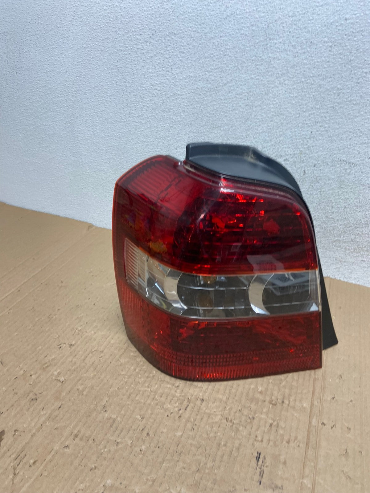 2004-2007 Toyota Highlander Left Driver LH Side Tail Light AE9058 LK0