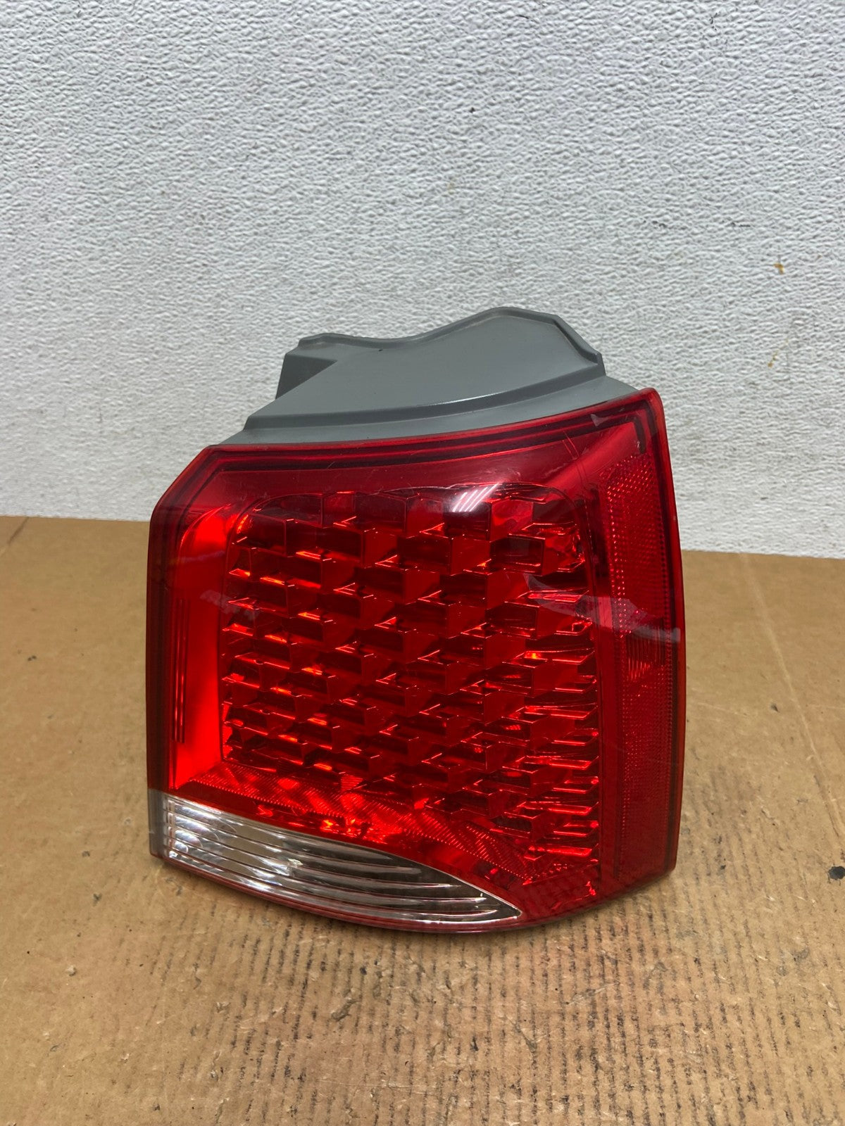 2011 to 2013 Kia Sorento Right Passenger RH Side Tail Light AE0395 LK0