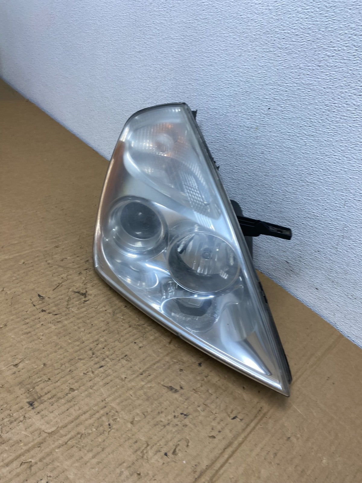 2008-2012 Kia Sedona Right Passenger RH Side Headlight Halogen DEPO AC7783 DW1