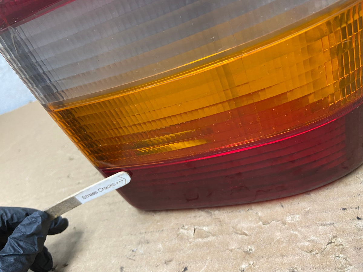1993-1998 Jeep Grand Cherokee ZJ Left Driver Side Tail Light AH8544 LK3