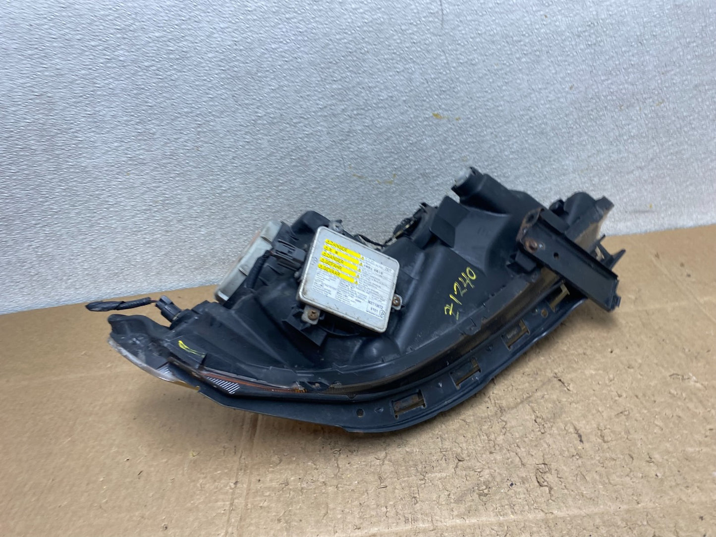 2004 to 2008 Acura TSX Left Driver Side Xenon HID Headlight Z1240 DW8
