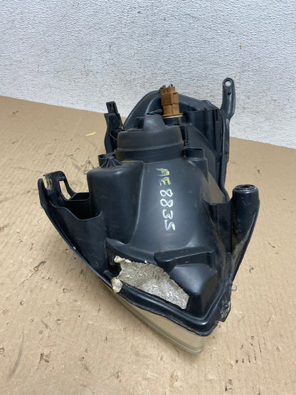 2005 - 2006 Mazda Tribute Right Passenger Rh Headlight AE8835 LK7