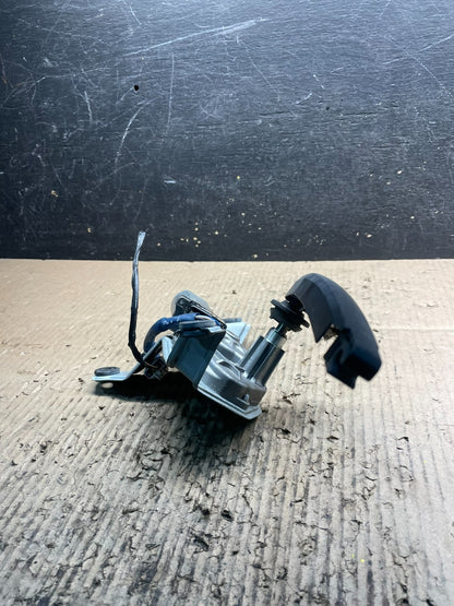 2011 - 2013 Kia Sorento Rear Glass Windshield Wiper Motor u9168 DG4