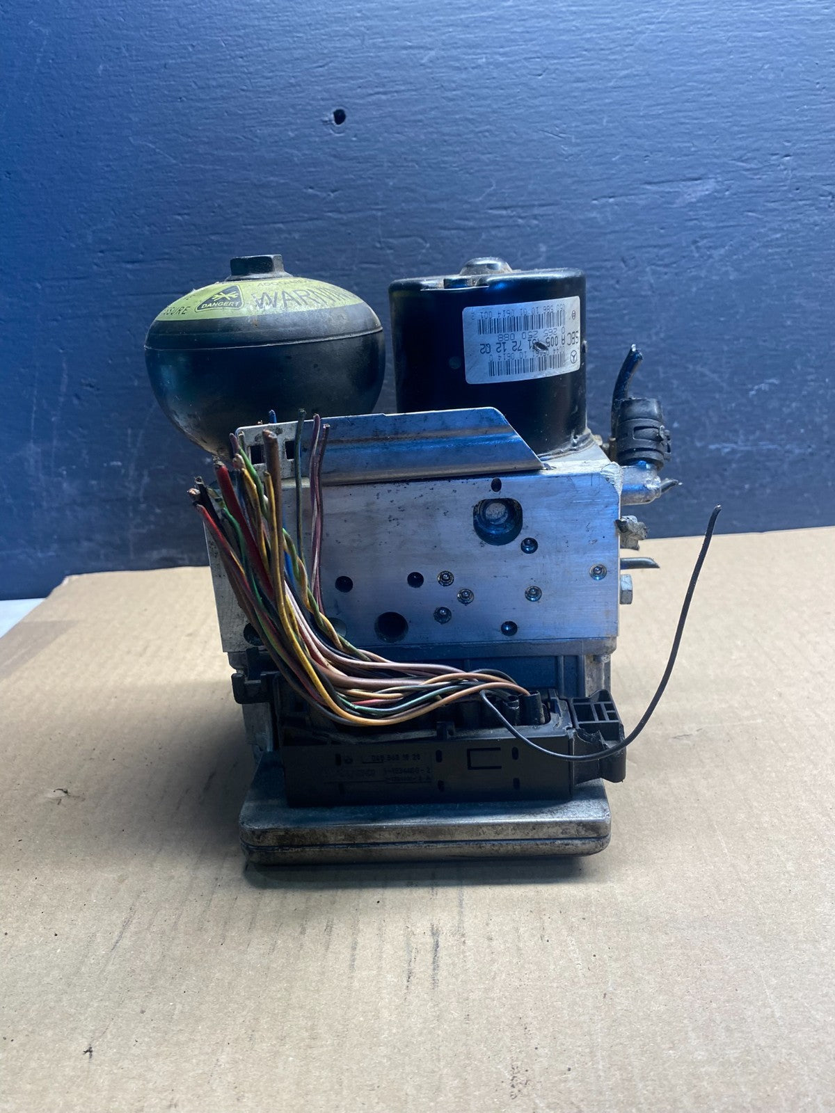 2006 to 2009 Mercedes E350 ABS Anti Lock Brake Pump 0265250088 AC8988 DG4