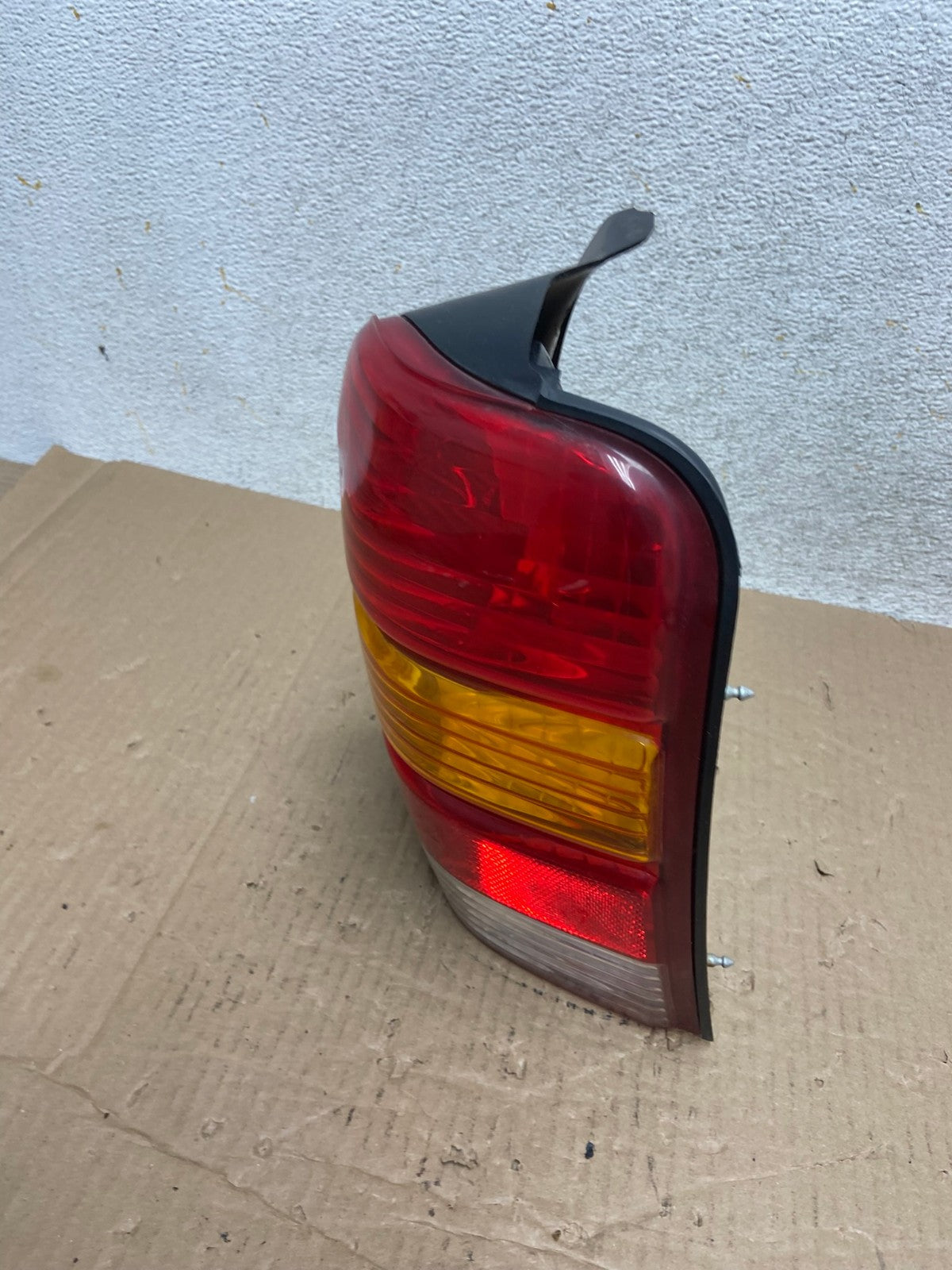 2001 to 2007 Ford Escape Right Passenger RH Side Tail Light AI1246 LK1