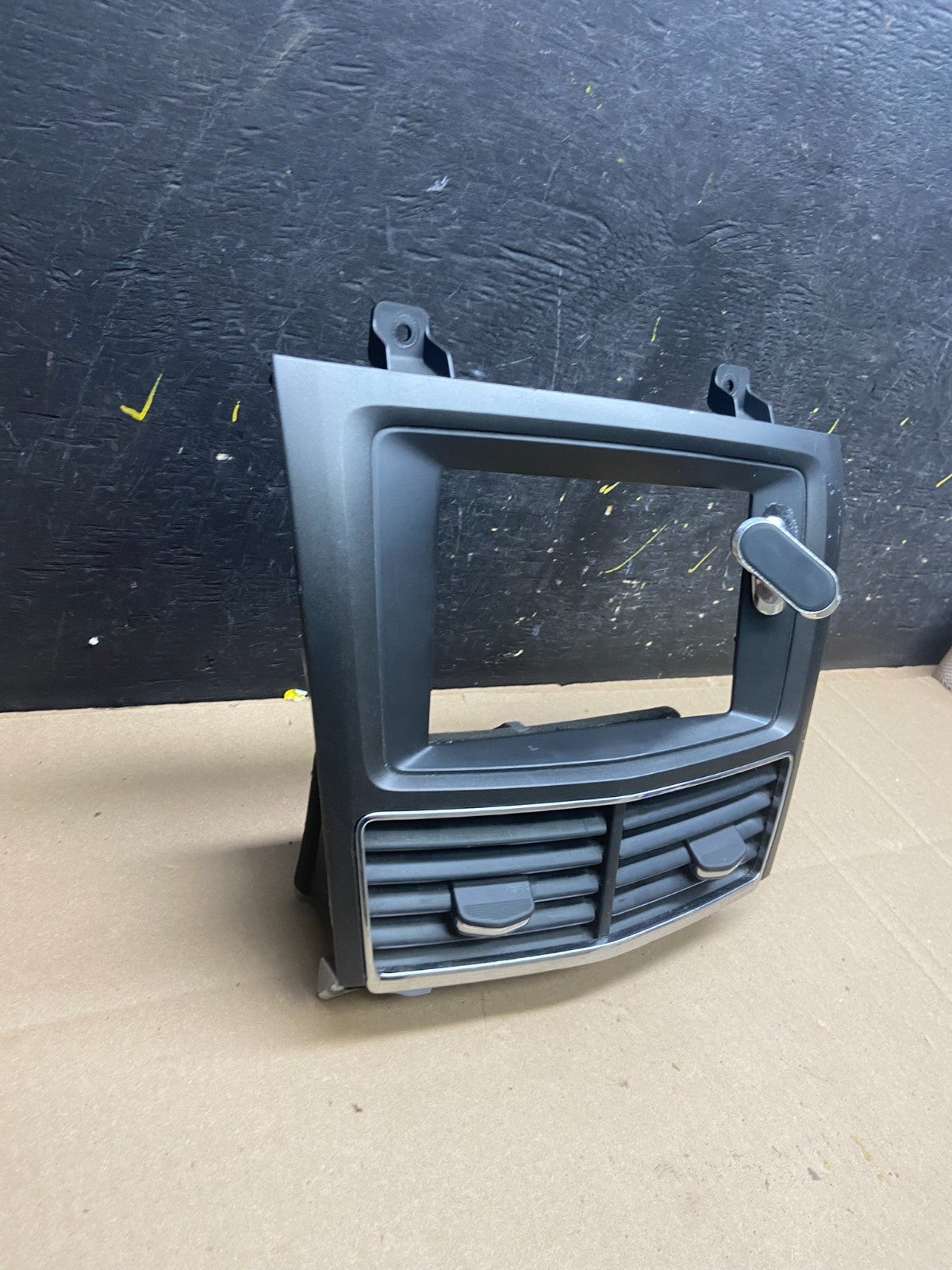 2013 - 2017 Lincoln Mkt Center Dash Gps Radio Bezel Panel Air Vent OEM T9129 DG1