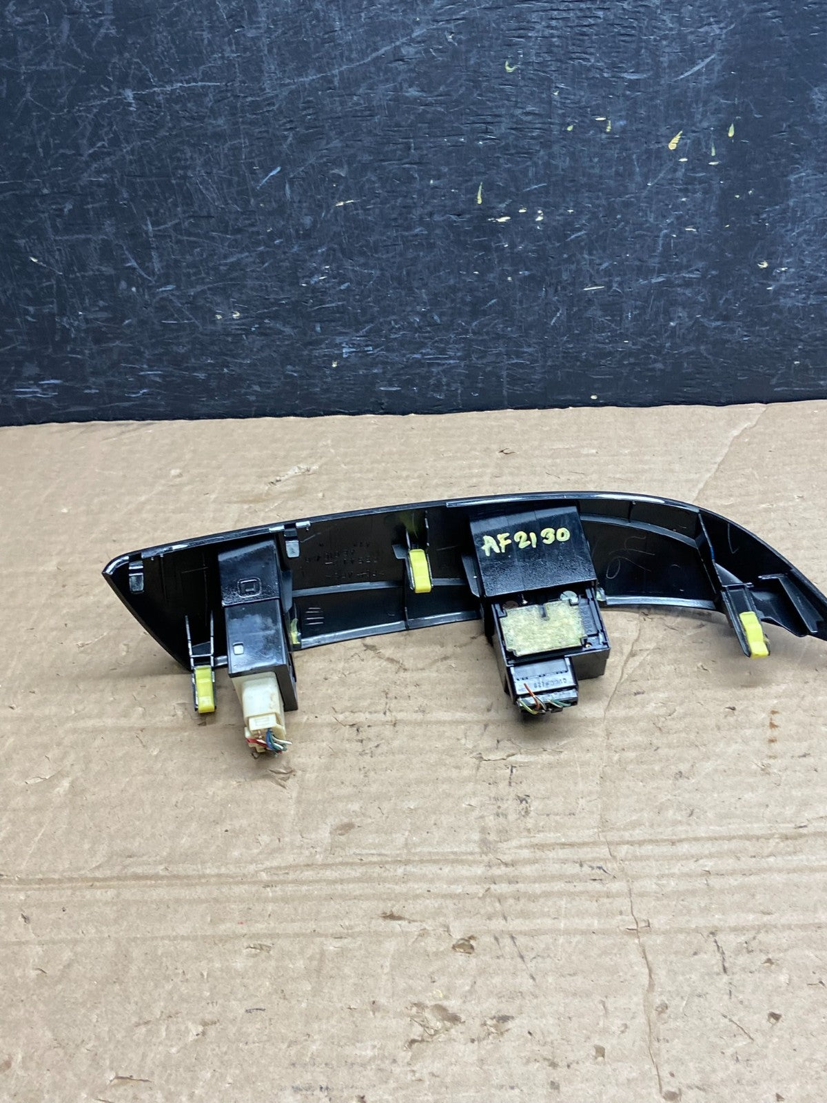 2004 to 2010 Toyota Sienna Right Side Radio Switches Bezel Trim af2130 DG2