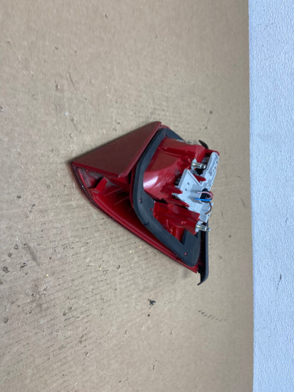 2012 to 2015 Volkswagen Passat Right Passenger Tail light inner Oem AC1175 LK4