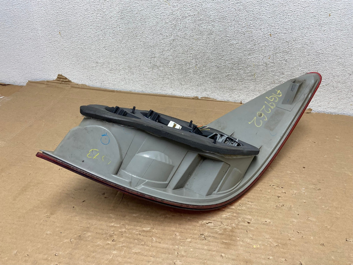 2006 - 2010 Mercedes W251 R-CLASS Right Passenger RH Side Tail Light AG9262 LK4
