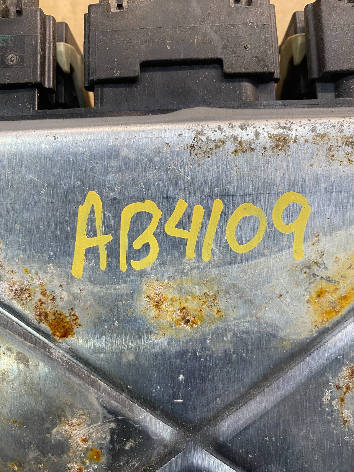 2006 Ford Crown Victoria 6W7A-12A650-AAD Ecm Ecu Computer Module AB4109 DG3