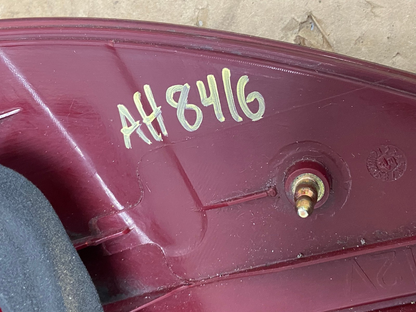 2004-2005 Toyota Sienna Right Passenger Rh Side Tail Light AH8416 LK7