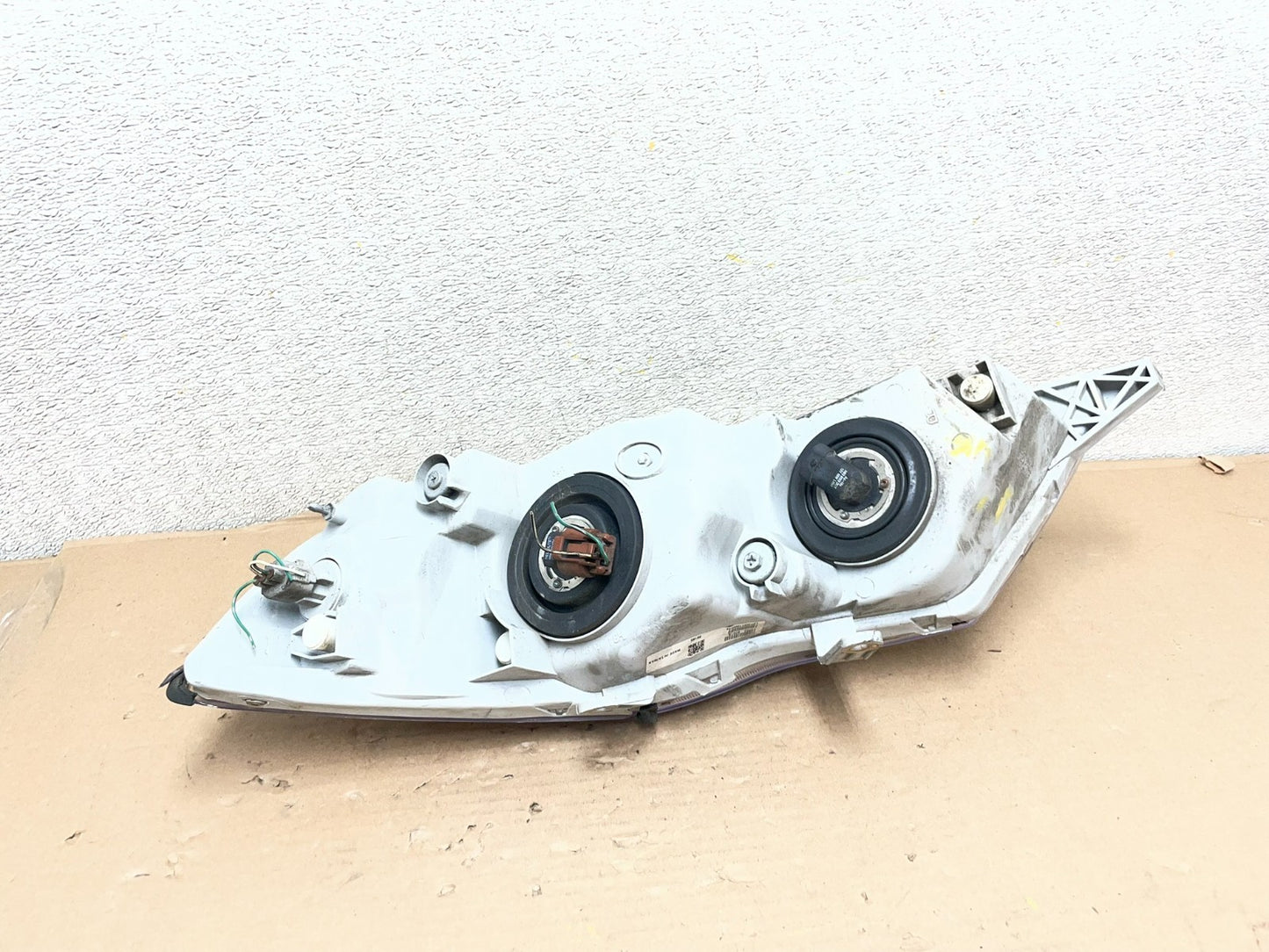 2000-2004 Toyota Avalon Halogen Headlight Right Passenger RH OEM AB0040 DW4