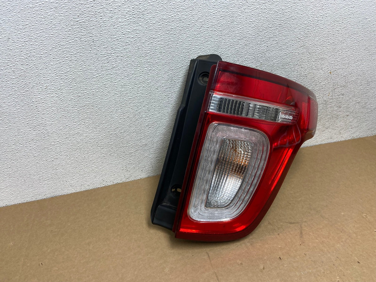 2011 2012 2013 2014 2015 Ford Explorer Right Passenger RH Tail light AF9937 LK2