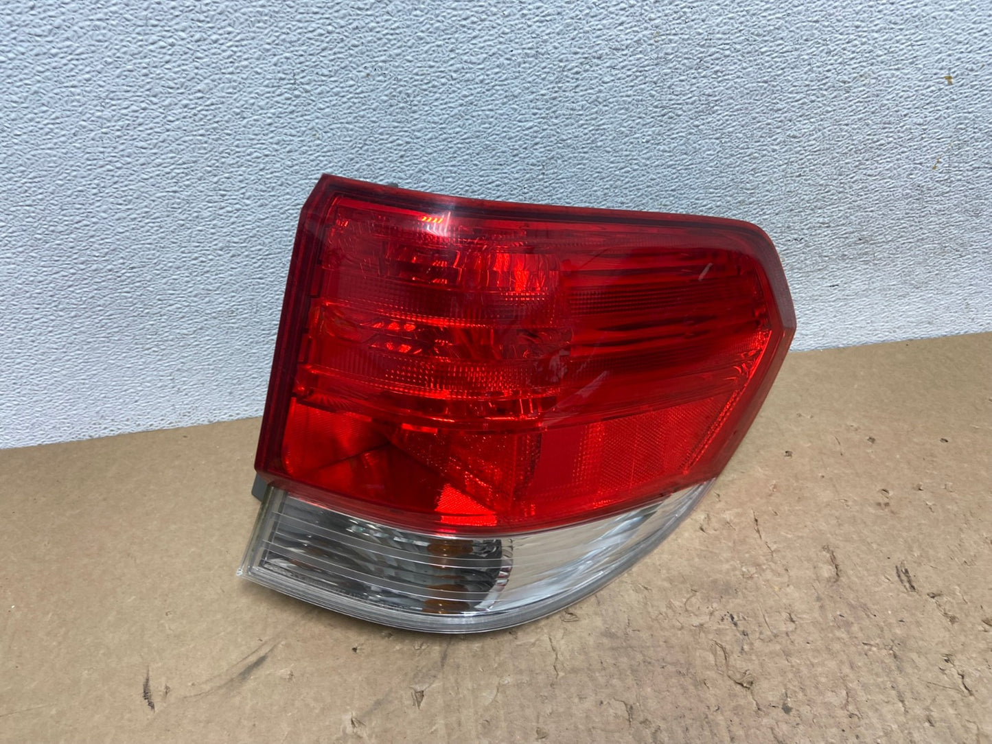 2008 2009 2010 Honda Odyssey Right Passenger Side Tail Light AG1398 LK0