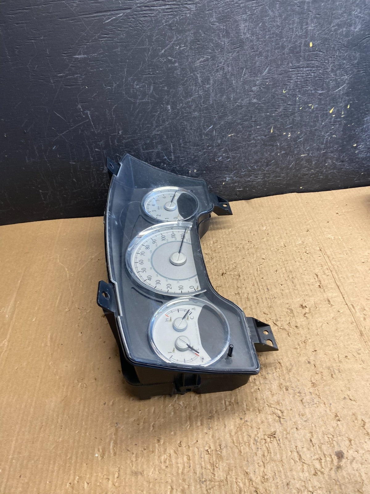 2006 Dodge Durango Speedometer Instrument Cluster Gauge AD7079 DG1
