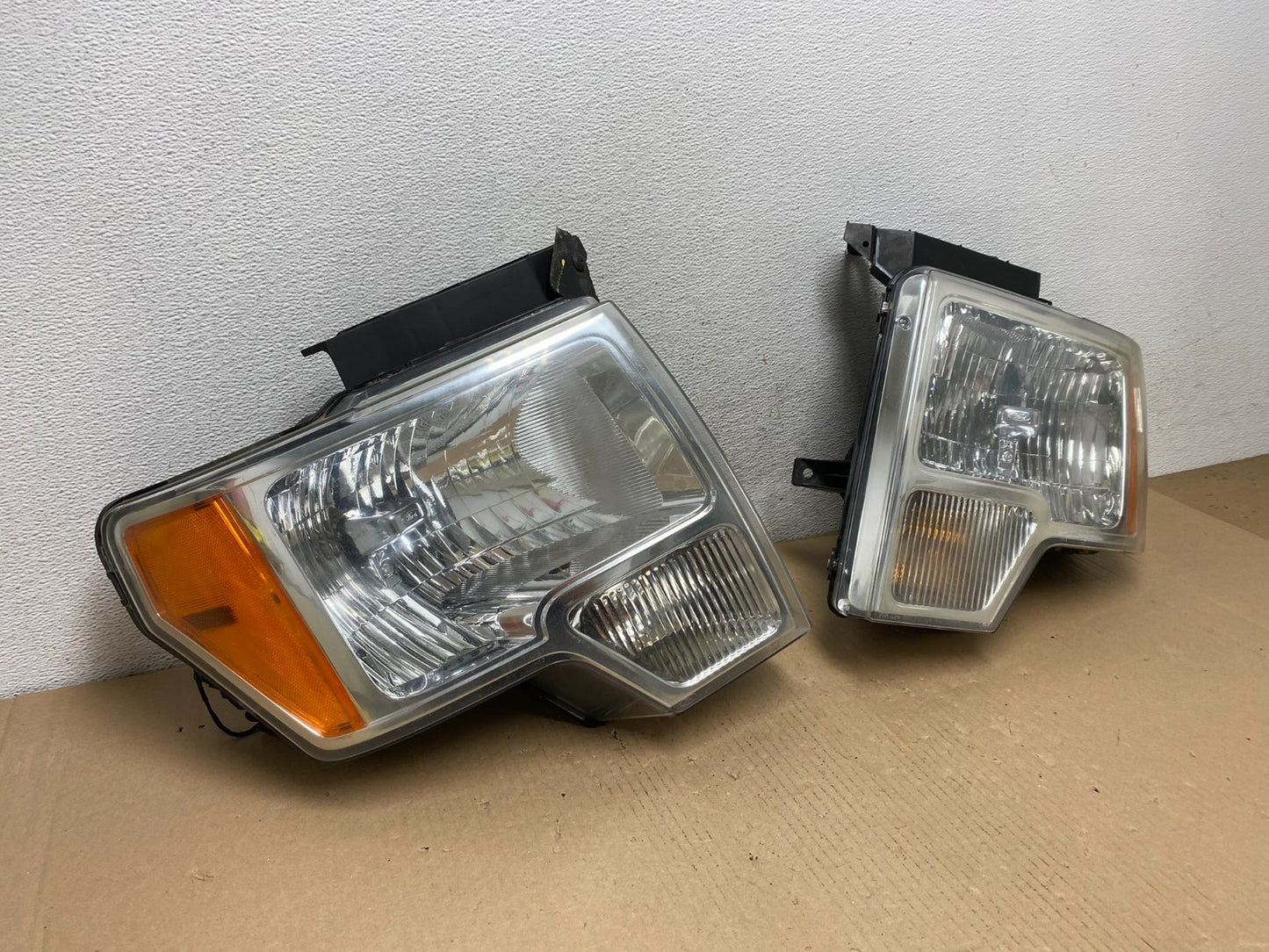 2009 to 2014 Ford F-150 F150 Left+Right Halogen Headlights AF3100 DW2