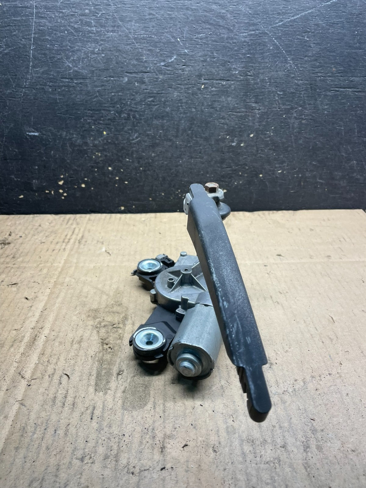 2012 to 2014 Ford Focus Rear Windshield Wiper Motor OEM BV61-17K441-AA W7166 DG4