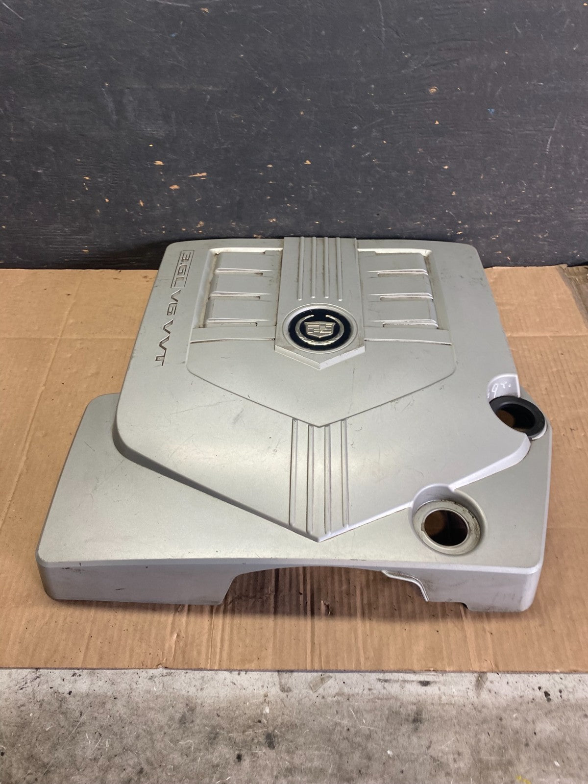 2004 to 2007 Cadillac CTS 3.6L Plastic Engine Cover Shield Q0537 DG0