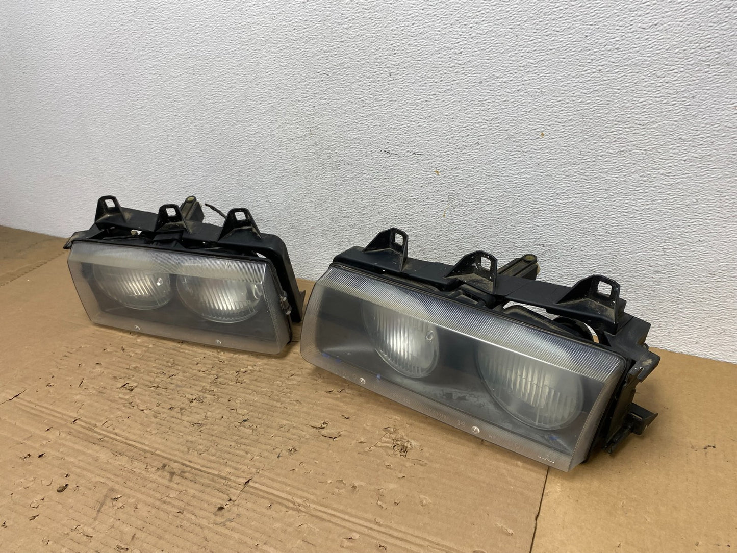 1992 to 1999 Bmw E36 318i 328i Left+Right Halogen Headlights AD4349 DW1