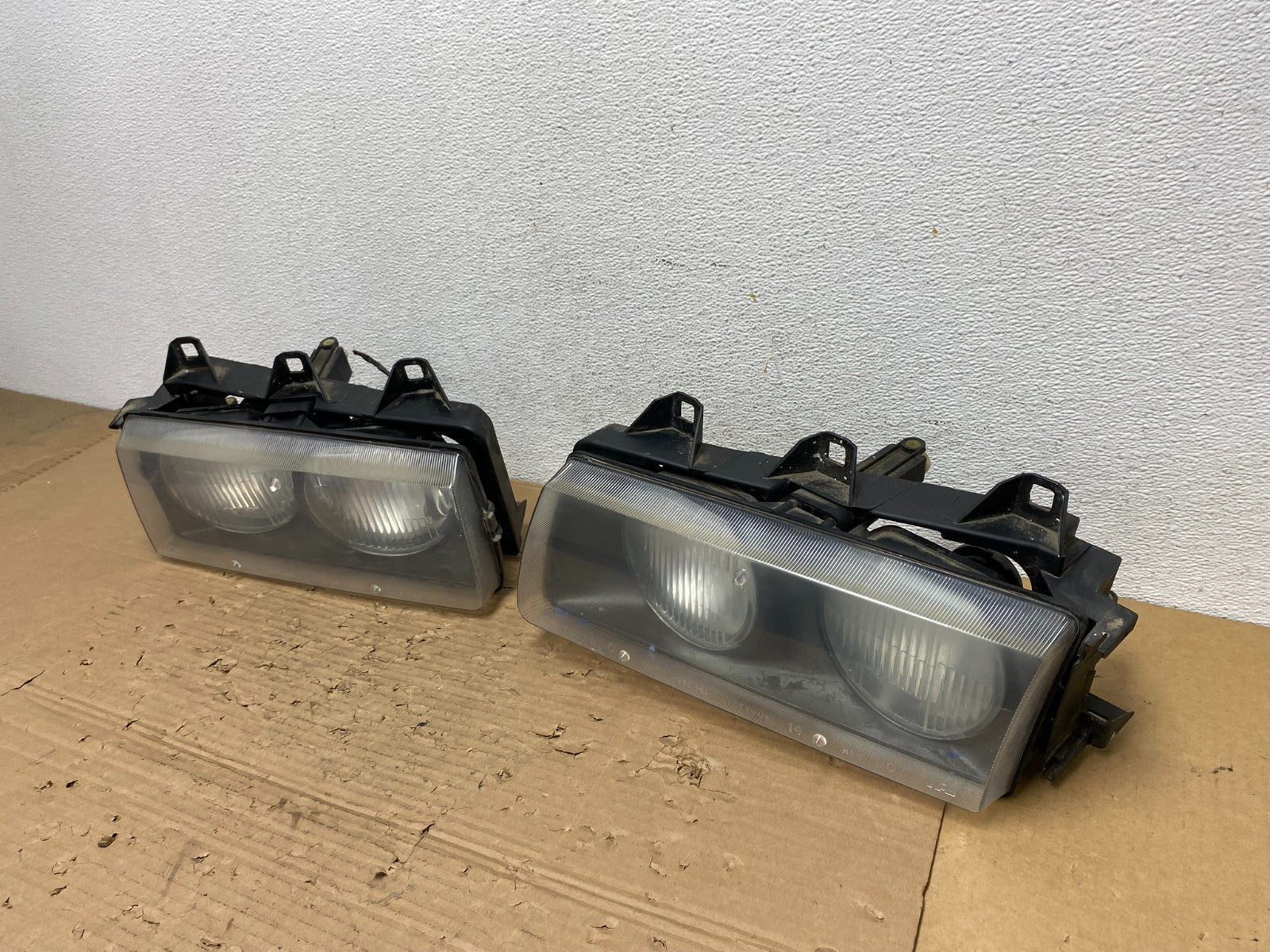 1992 to 1999 Bmw E36 318i 328i Left+Right Halogen Headlights AD4349 DW1