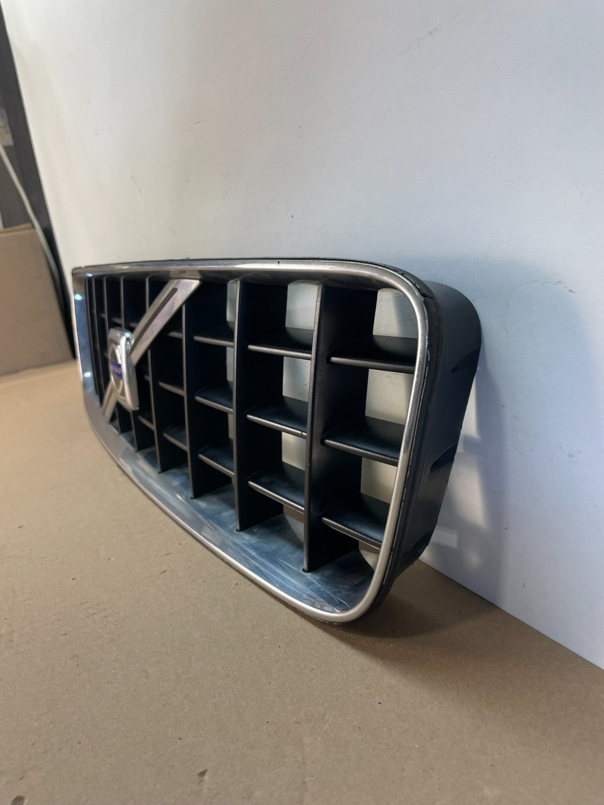 2003 to 2013 Volvo XC90 Front Upper Grill Grille AI0679 DW1