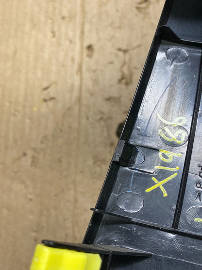 2004 to 2010 Toyota Sienna Right Side Radio Switches Bezel Trim X1986 DG5