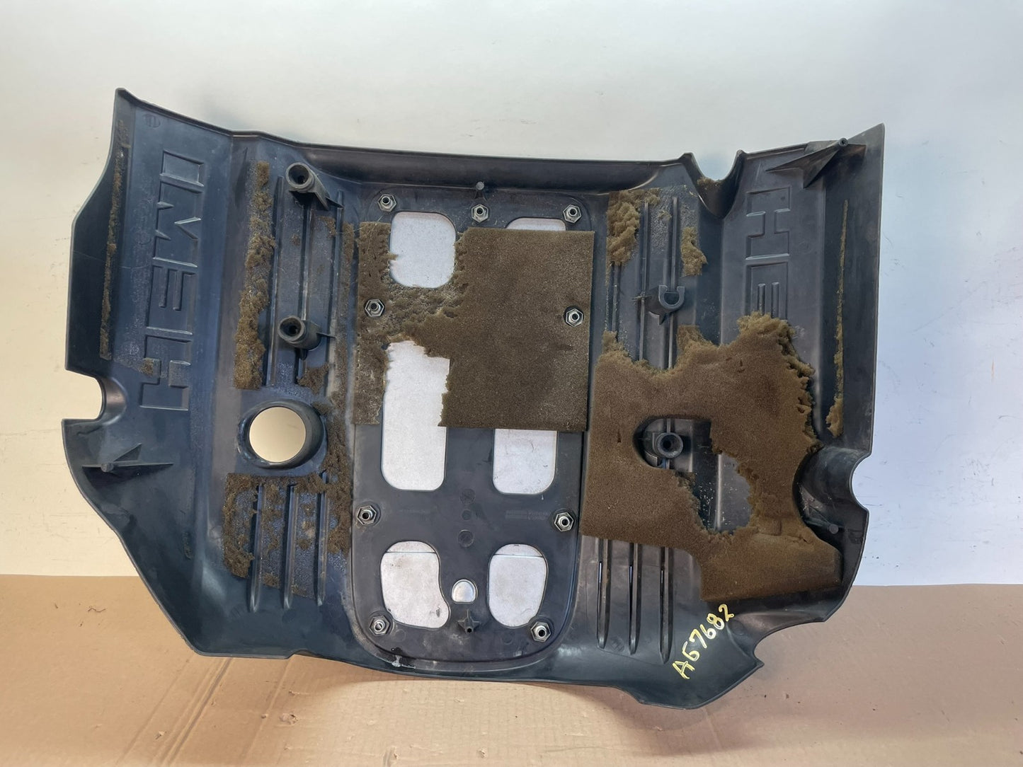 2005 to 2010 Dodge Charger Ram 5.7L Hemi Engine Cover Plastic Shield AG7682 DG3
