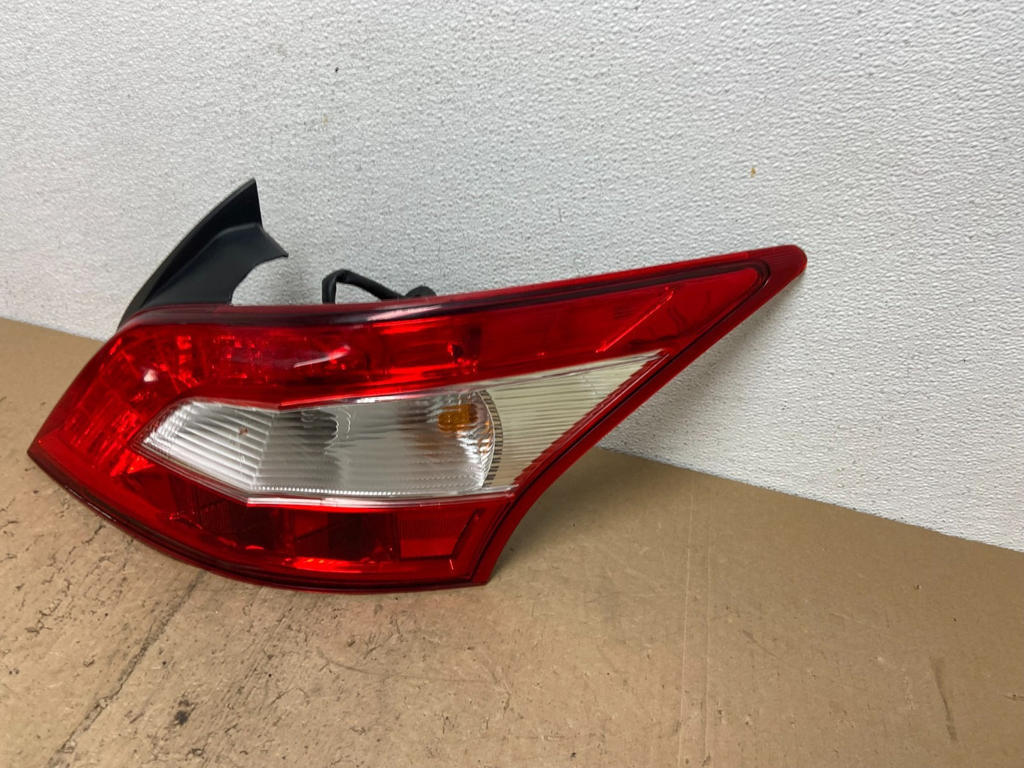 2009 2010 2011 Nissan Maxima Right Passenger RH Side Tail light AC7351 DW1