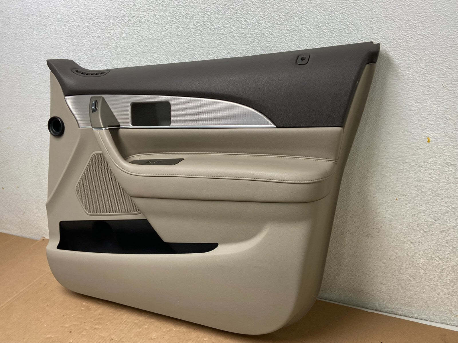 2011-2015 Lincoln MKX Front Right Passenger RH Side Panel Door Trim Oem D97451