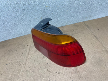 1996-2000 BMW 5-SERIES E39 528i 540i Right Passenger Side Rh Tail Light AA6702LK1
