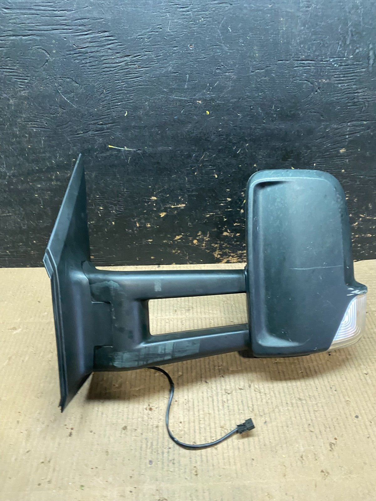 2007 to 2017 Freigtliner Sprinter  Left Driver View Door Mirror OEM W5914 MS0