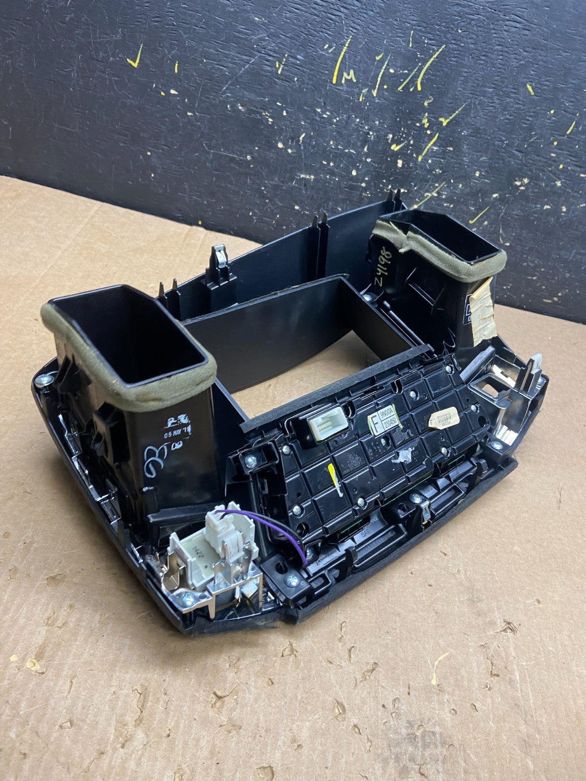 2009-2014 Nissan Maxima Center Console Climate Control Radio Bezel OEM Z4198 `DG3
