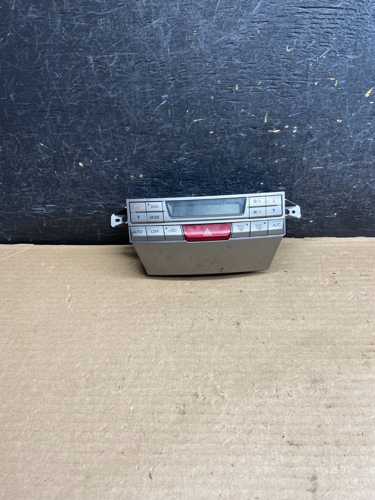 2010 - 2014 Subaru Outback Legacy A/C Heater Climate Control Unit AH3520 DG0