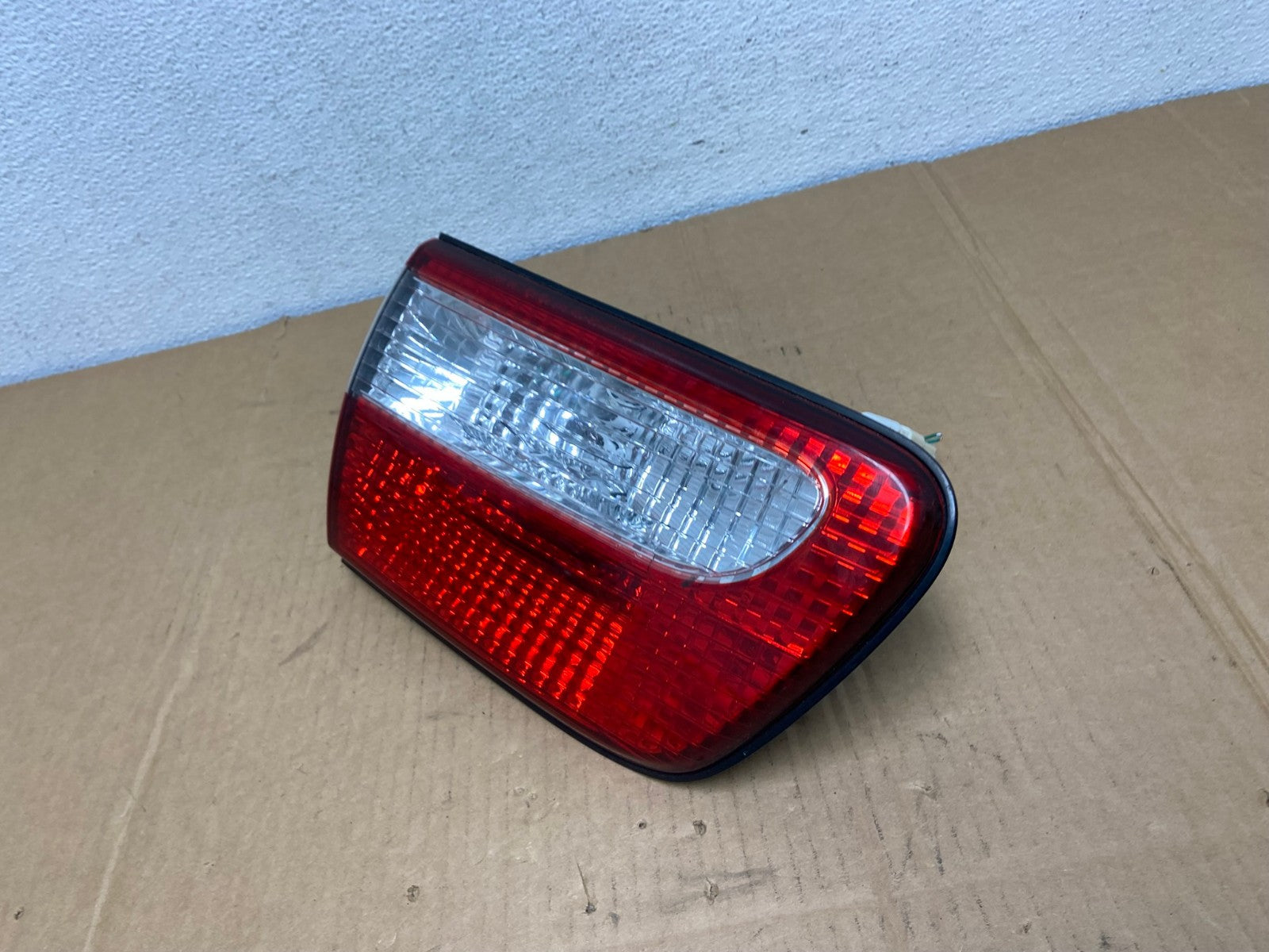 2001 - 2003 Toyota Sienna Right Passenger Rh Side Inner Tail Light AC7518 LK1