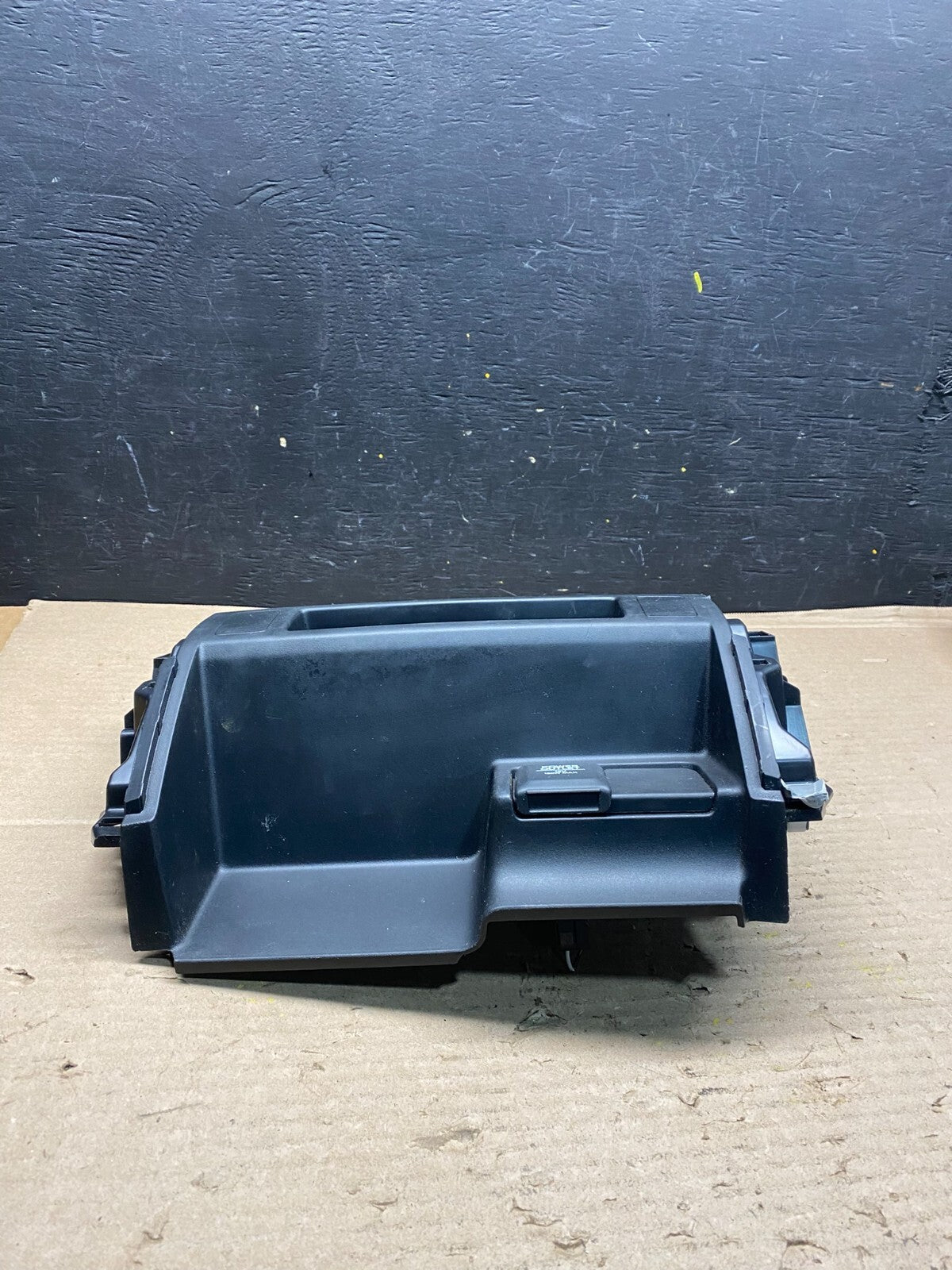 2016 to 2018 Honda Pilot Center Console Pocket Storage Power Outlet j9457 PS4