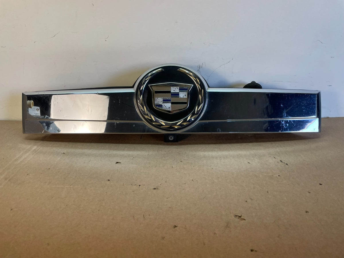2007 to 2014 Cadillac Escalade Rear Liftgate Trim Molding W/Camera AH0340 DG0