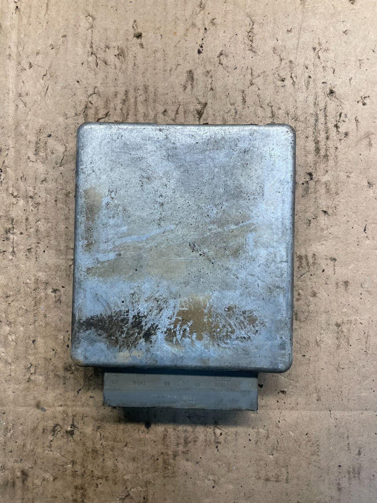 2004 Ford Van E250 4.6L Engine Control Module 4C2A-12A650-MC s7998 DG2