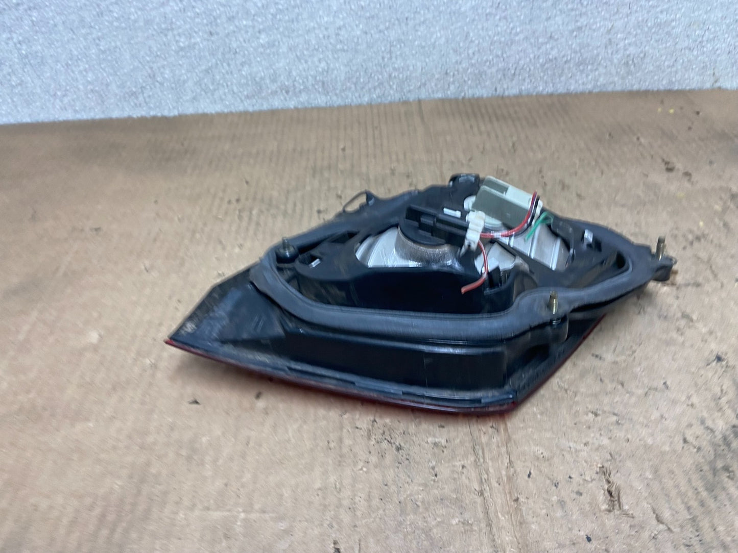 2002-2004 Infiniti i35 Left Driver LH Side Inner Tail Light OEM AA6902 DW3
