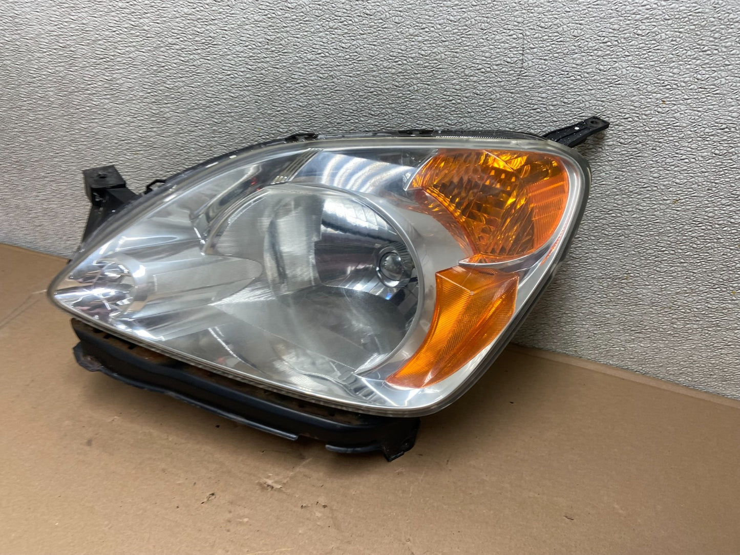 2002 to 2004 Honda Crv Cr-v Left Driver Halogen Headlight AA9863 DW1