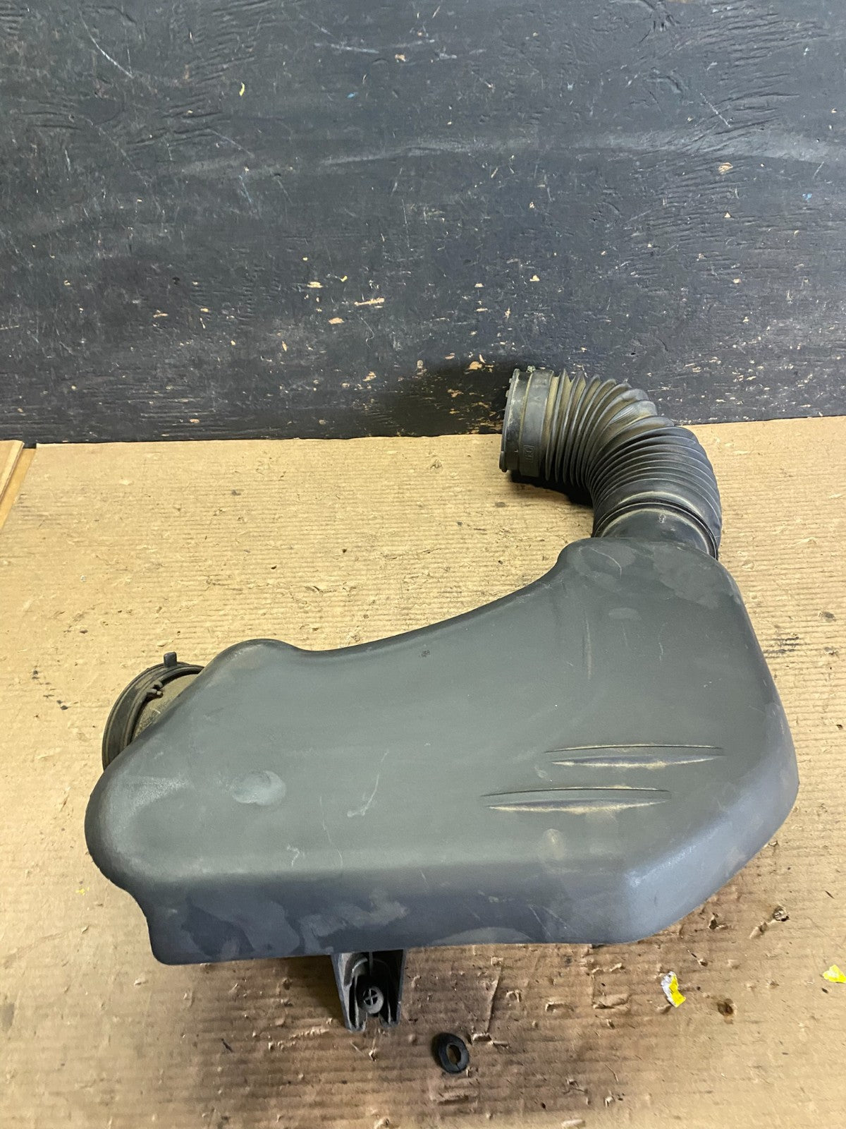 2011 to 2018 Chrysler 300 3.6L Air Intake Duct Tube Cleaner S3536 DG1