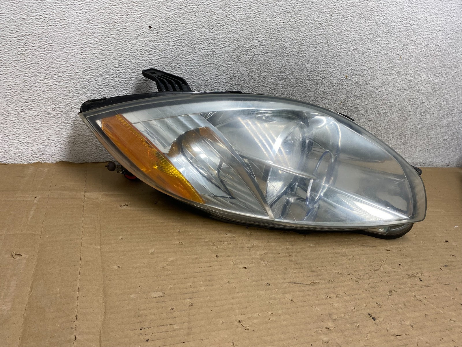 2006-2007 Mitsubishi Eclipse Right Passenger RH Side Halogen Headlight AG8241 DW1