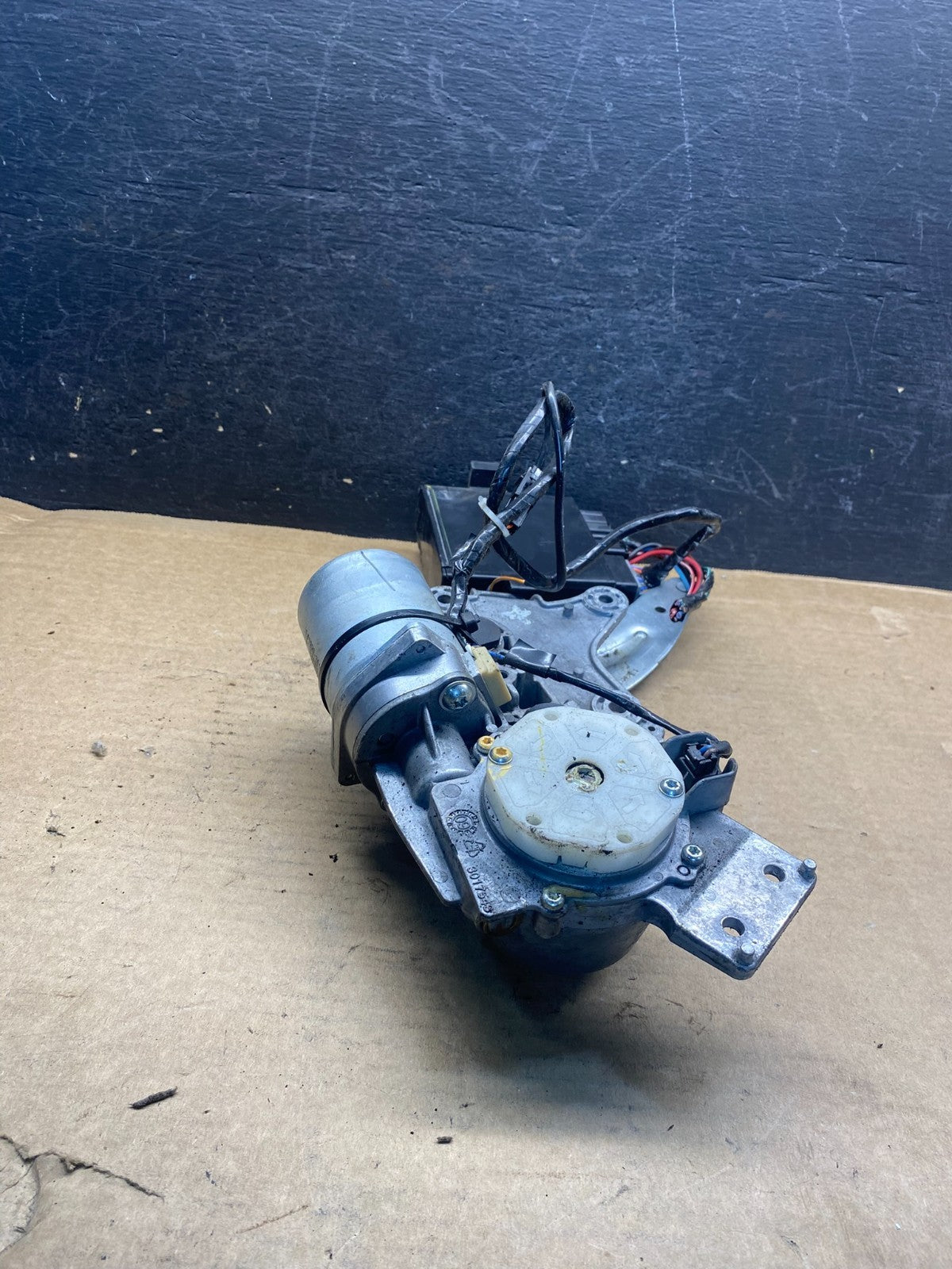 2009 to 2016 GMC Acadia Rear Trunk Liftgate Power Motor Actuator AH4947 DG3