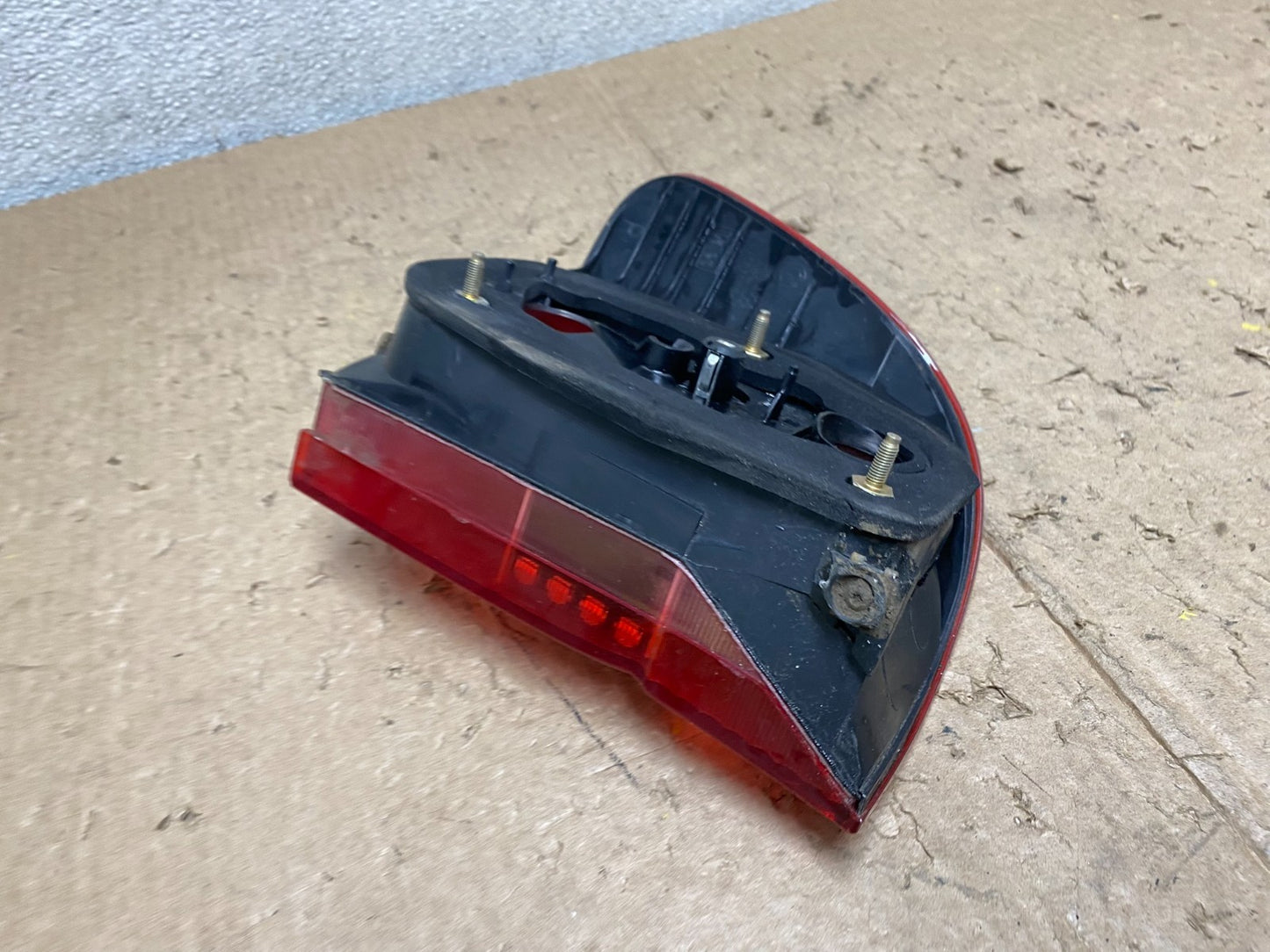 2001 2003 BMW 5 Series E39 Wagon Right Passenger RH Side Tail Light Oem V4600 DG6