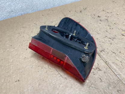 2001 2003 BMW 5 Series E39 Wagon Right Passenger RH Side Tail Light Oem V4600 DG6