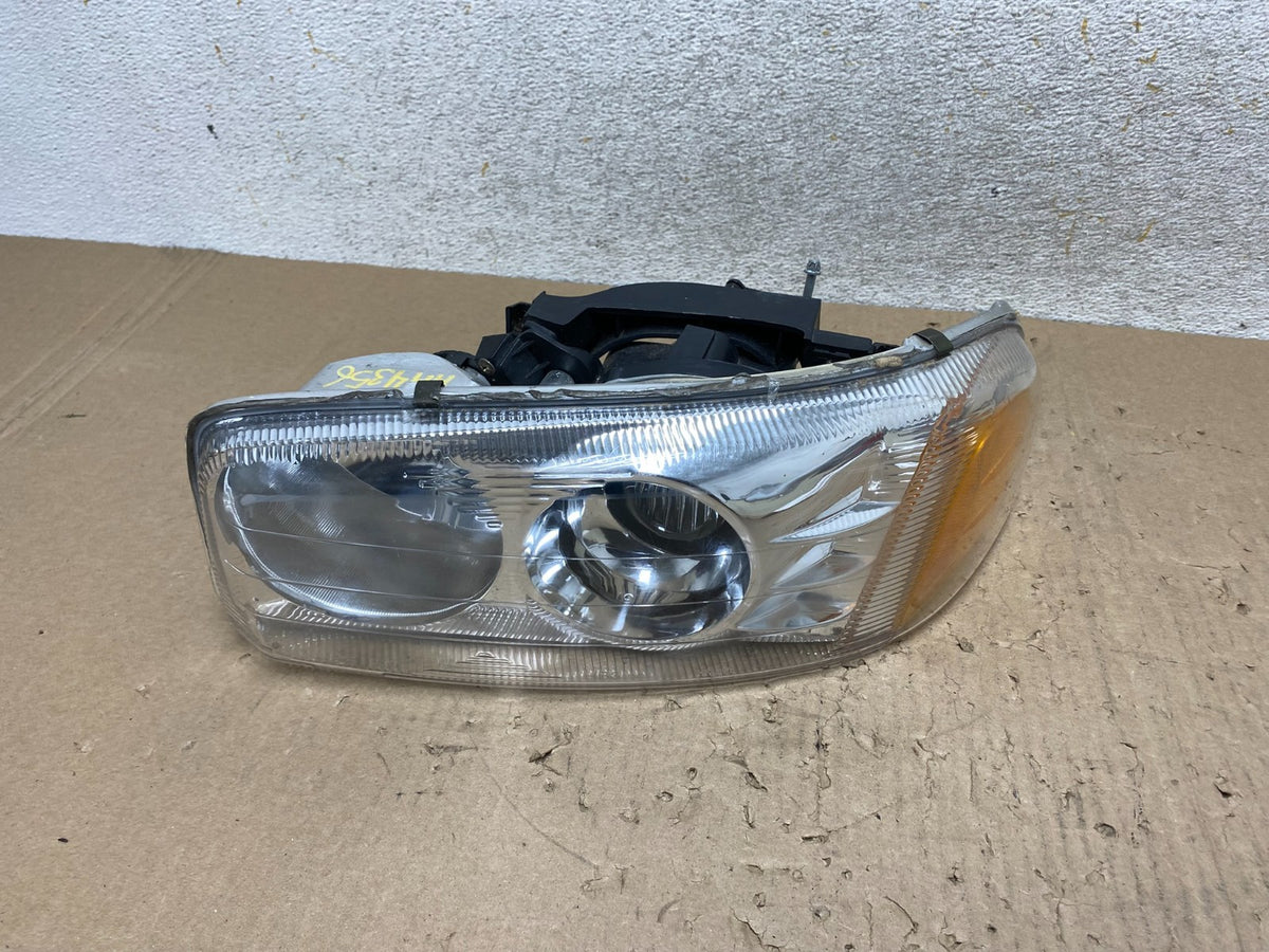 1999 - 2006 GMC Sierra Left Driver LH Halogen Headlight AJ2313 DW0