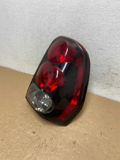 2002 to 2009 Chevrolet Trailblazer Right Passenger Rh Tail Light AF7447 LK1