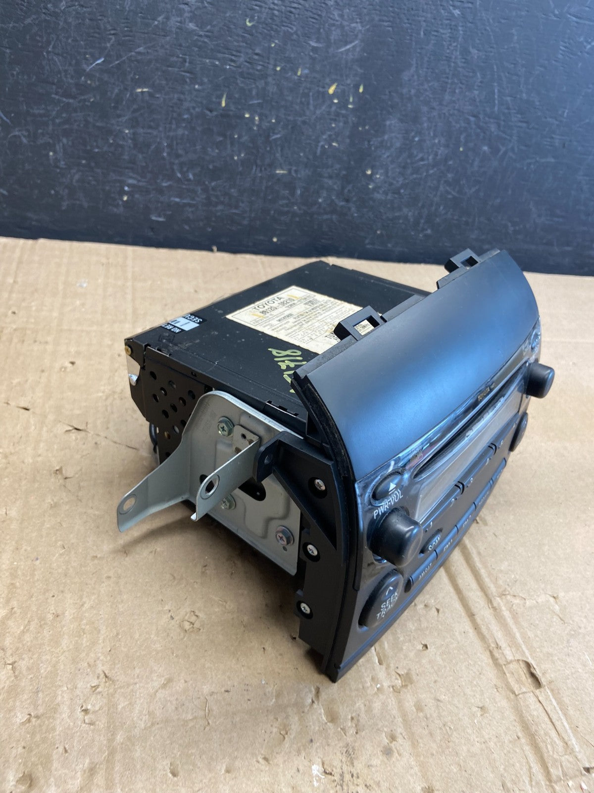 2004 to 2010 Toyota Sienna AM FM CD WMA Mp3 Radio Receiver AE1718 DG3