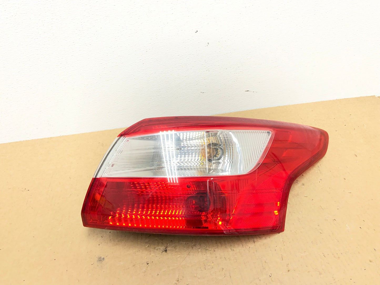 2012 2013 2014 Ford Focus Sedan Right Passenger Rh Side Tail Light Oem AC1386 LK0