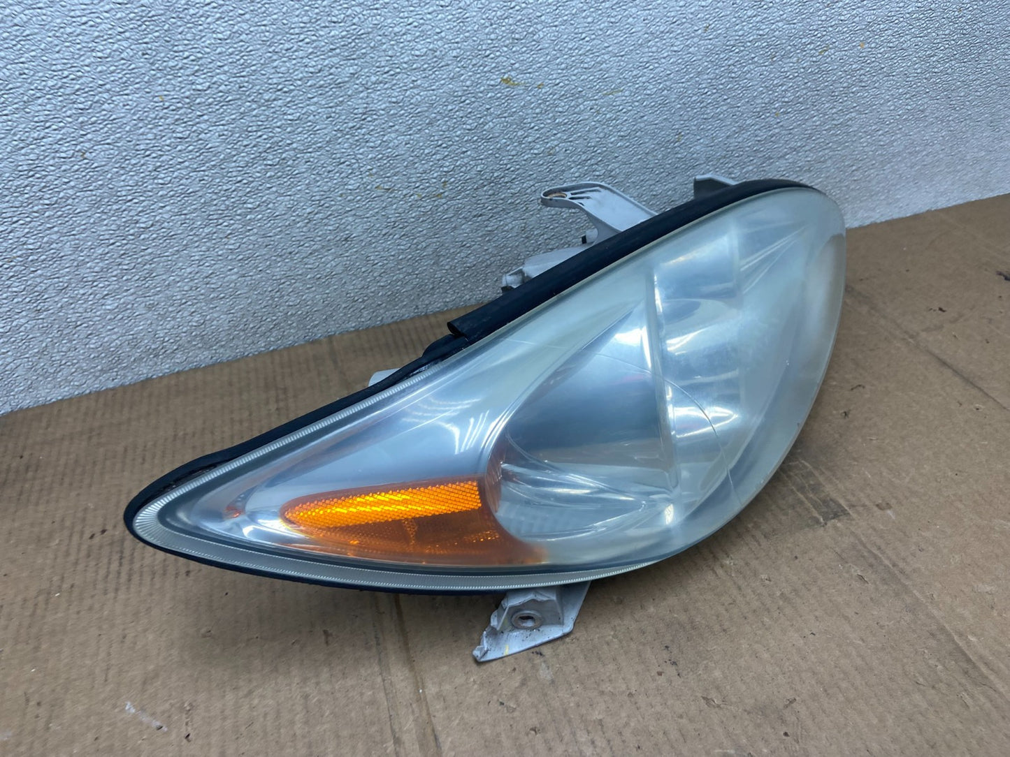 2002 to 2004 Toyota Camry Halogen Headlight Right Passenger Rh OEM AA6236 DW2